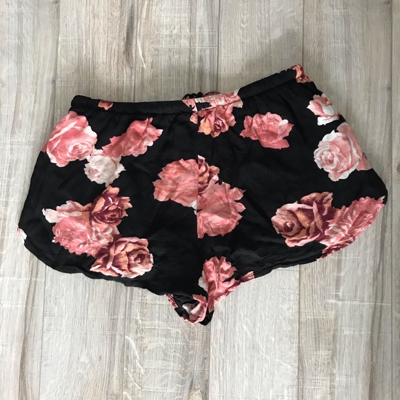 Floral Linen Shorts - Picture 2 of 5